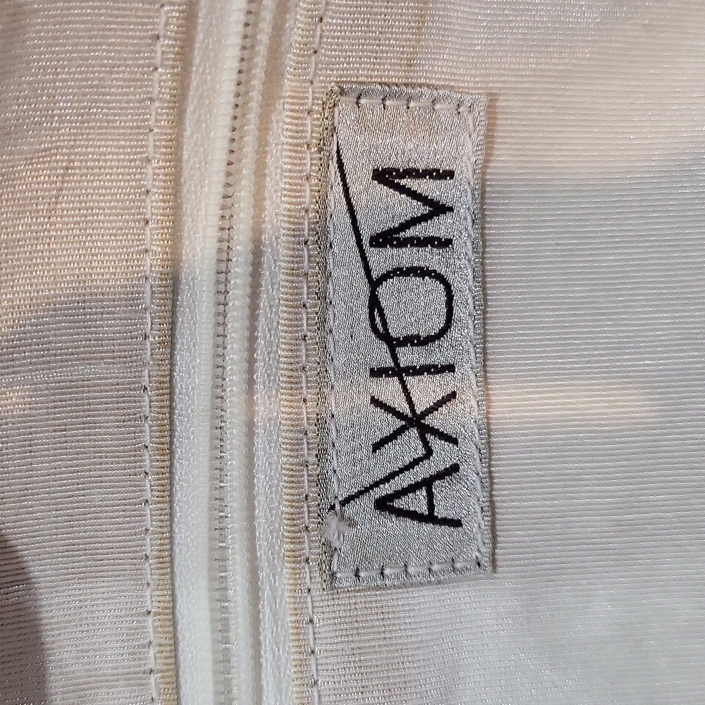 Axiom Leather Purse - Picture 10 of 15